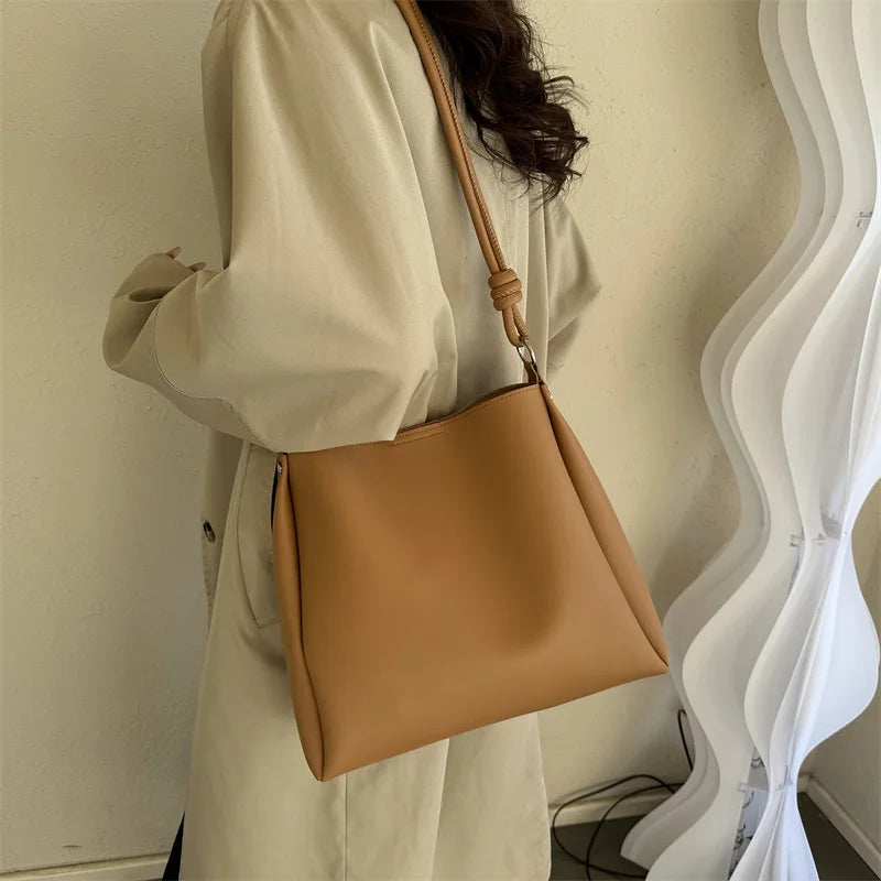 Commuting Korean Version Large Capacity Fashionable Bag for Women, Leather Shoulder Bag for Women, Solid Color Tote Bags